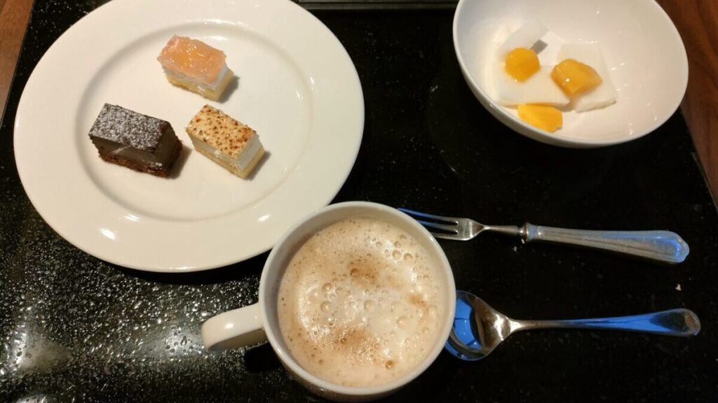 ニセコノーザンリゾート・アンヌプリ
Niseko Northern Resort An’nupuri
フュージョンレストラン　エクラ
夕食