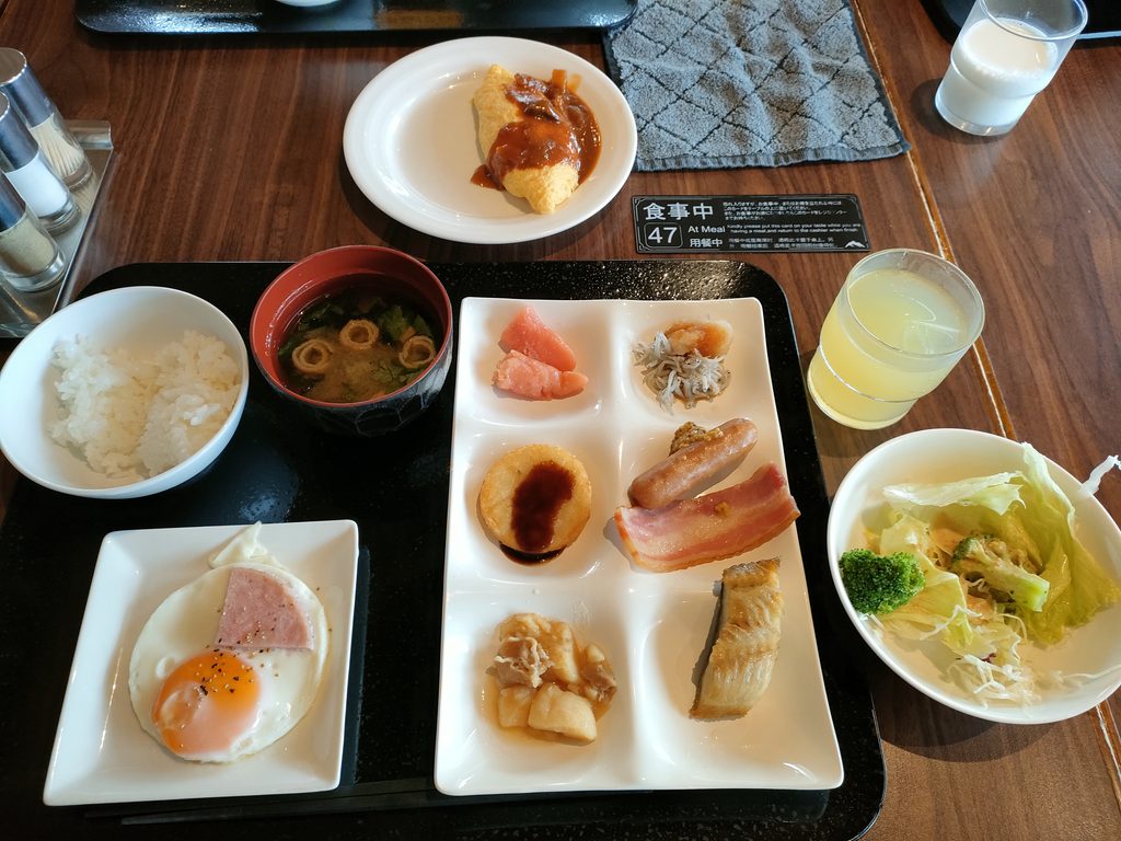 ニセコノーザンリゾート・アンヌプリ
Niseko Northern Resort An’nupuri
フュージョンレストラン　エクラ
朝食