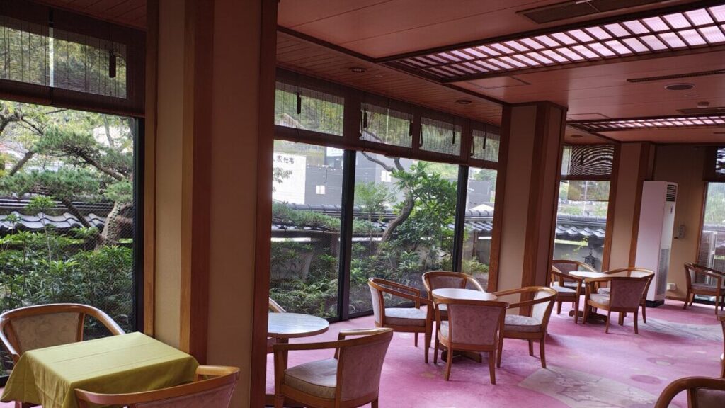 朝野家・ラウンジ
